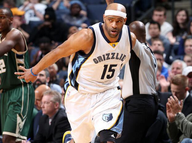 她能够从众 她能够从众